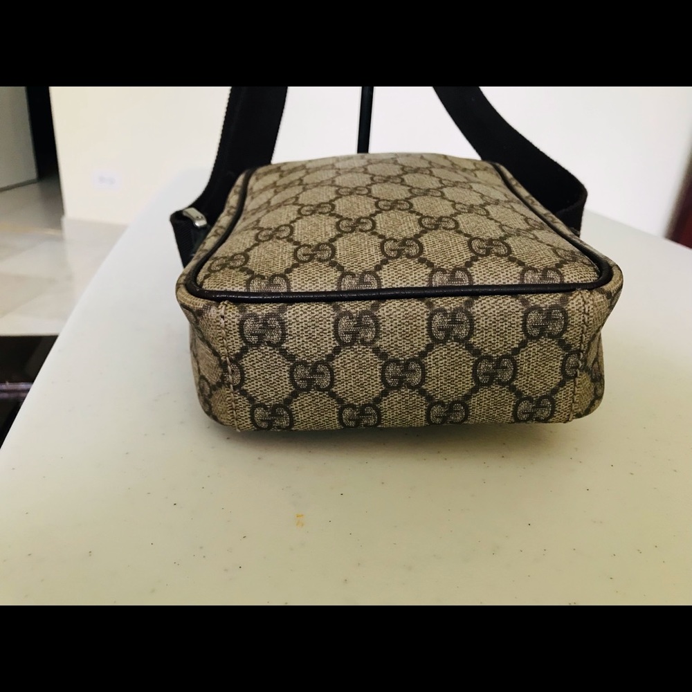 Gucci Beige Brown Monogram Messenger Bag - Picture 9 of 16
